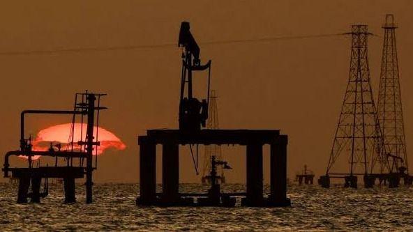 نفت در سراشیبی تند؛ خلیج‌فارس زیر بارِ سنگینِ عرضه